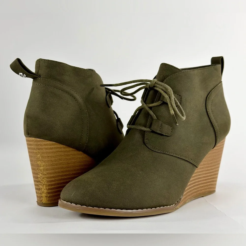Nautica Women 10 Vaeda Wedge Ankle Booties Olive Green Vegan Suede Lace Up Boots
